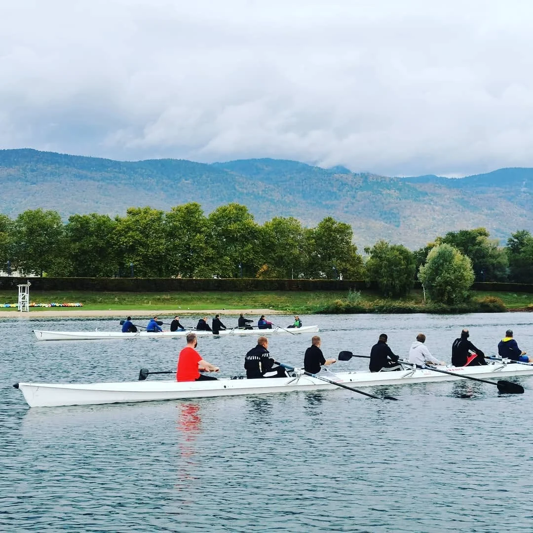 Two crews side by side during an Esprit d'Équipe Rowing outing
